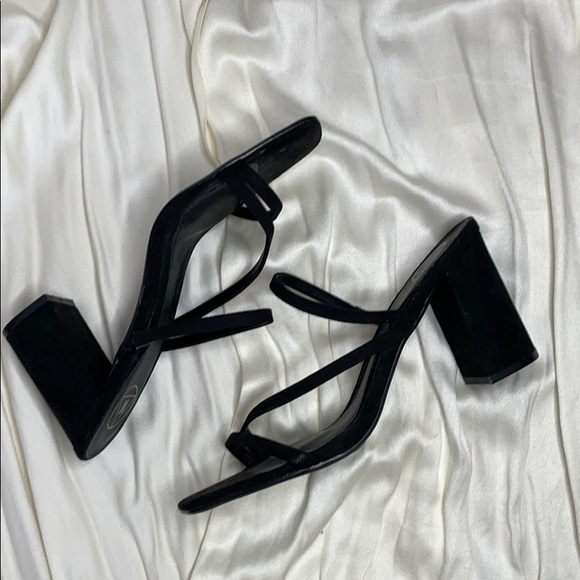 Missguided Shoes - Black Missguided sandals